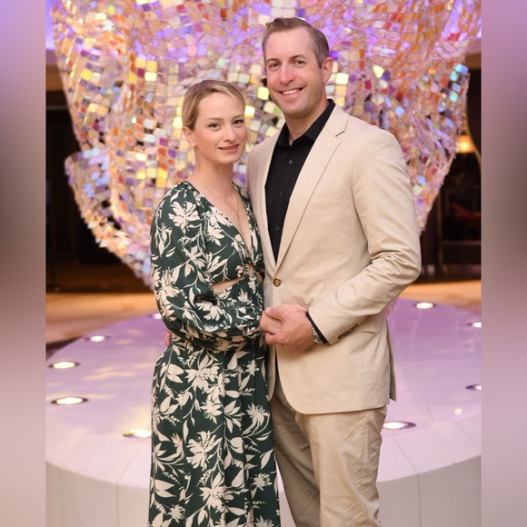 Abercrombie & Fitch Long Sleeve cut out dress - Picture 4 of 9